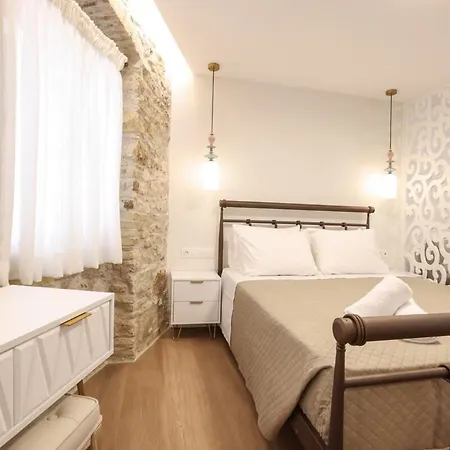 Nonna Christina, Corfu Old Town