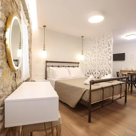 Nonna Christina, Corfu Old Town